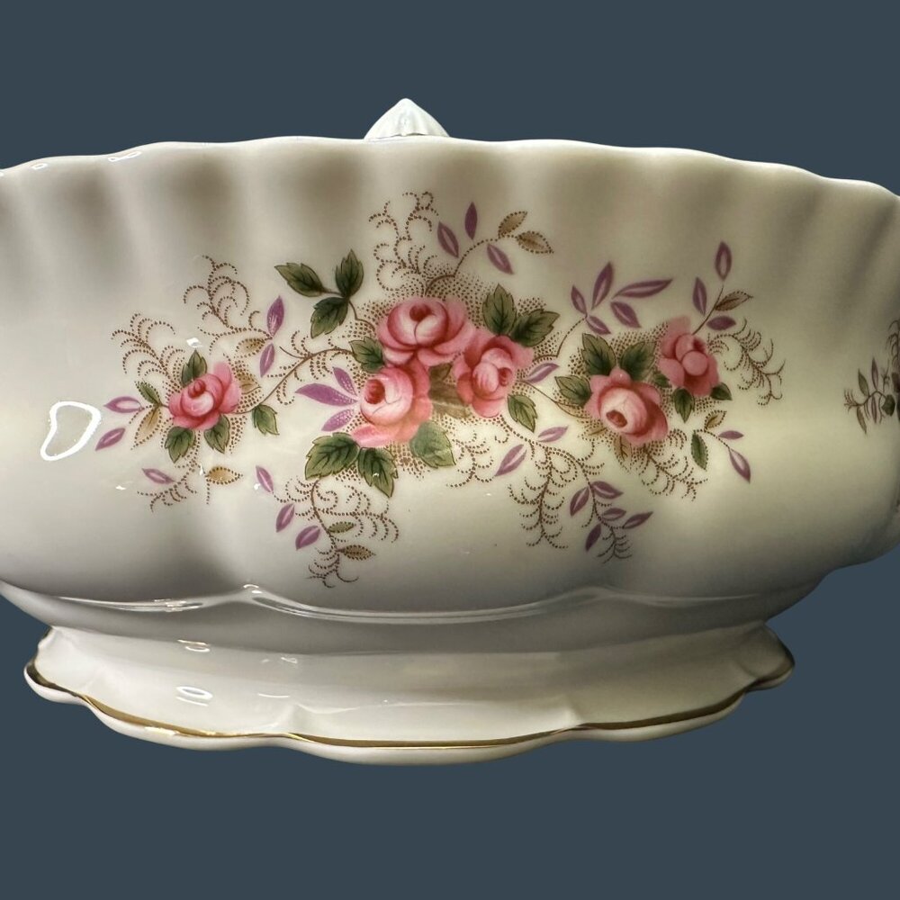 Vintage Royal Albert Lavender Rose Bone China Tureen w/ Lid 1961 Stamp Farmhouse - Picture 11 of 13